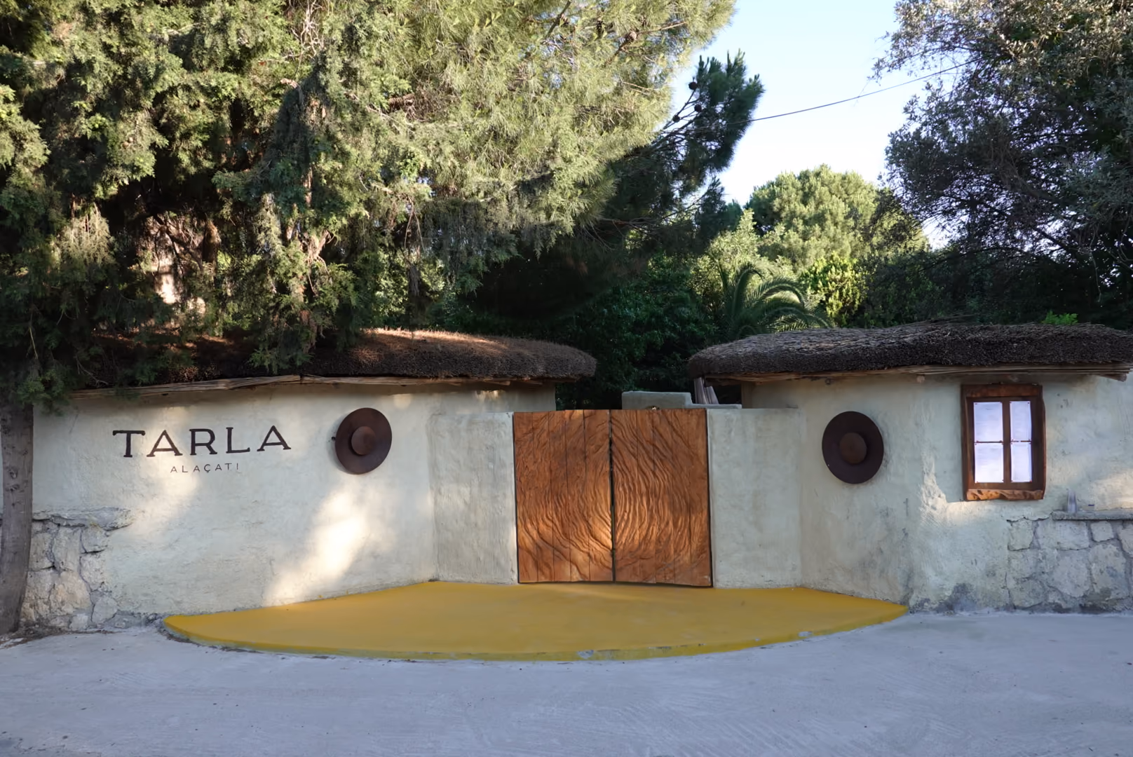 Tarla Alaçatı, photographs
