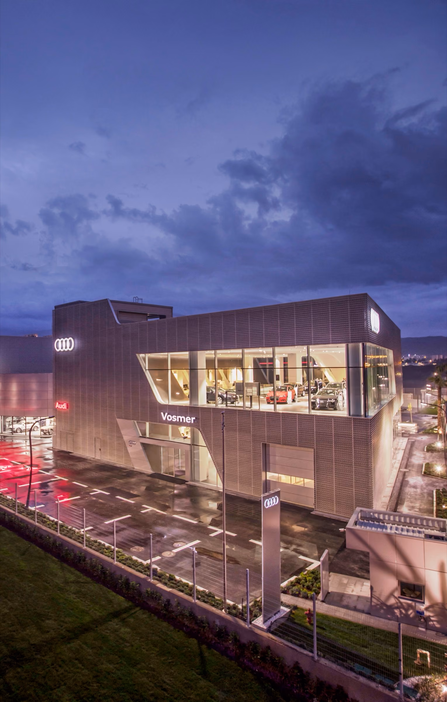 Vosmer Automotive Flagship, photographs