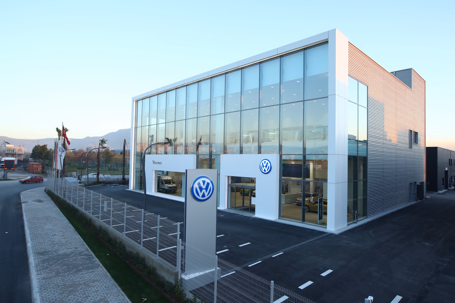 Vosmer Automotive Flagship, photographs