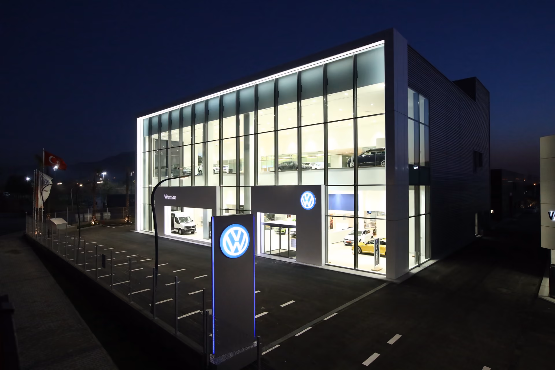 Vosmer Automotive Flagship, photographs