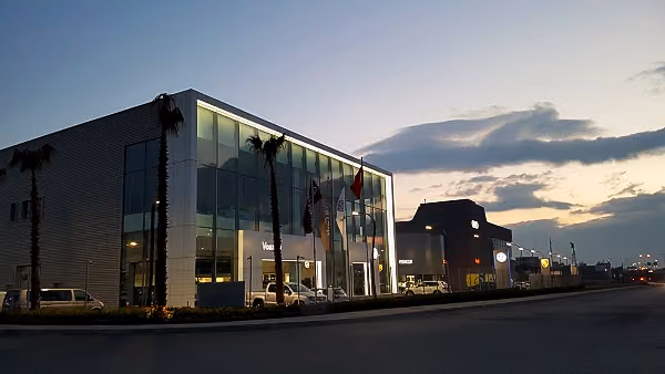 Vosmer Automotive Flagship, photographs